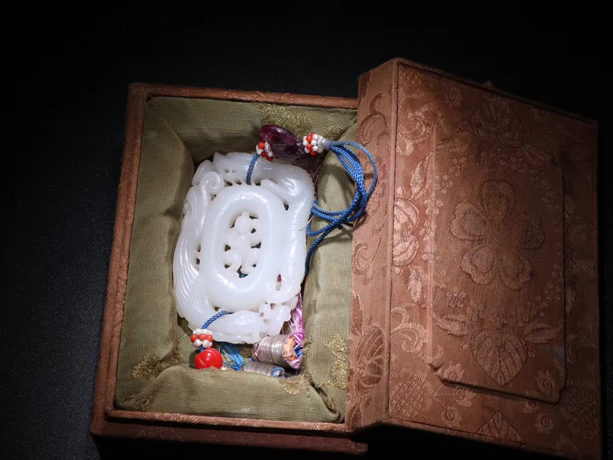★古寶堂★蒐集『清時代　和田玉龍鳳呈祥掛件』中国古董品　賞物 置物擺件　 6.1cm 4.1cm 厚1.1cm 重57_2