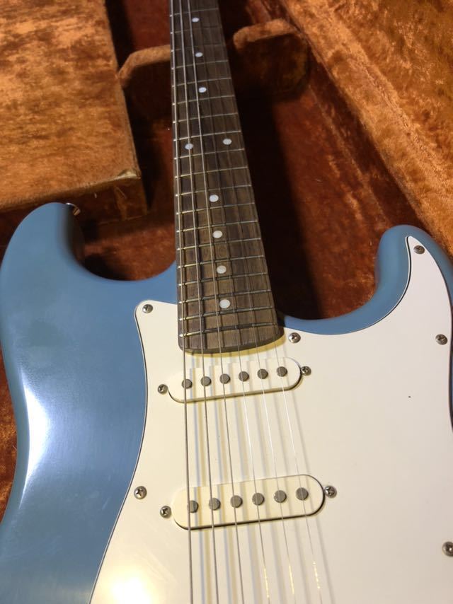 ダフネブルー ヴィンテージ ストラトキャスター ラッカー 中古 Fender