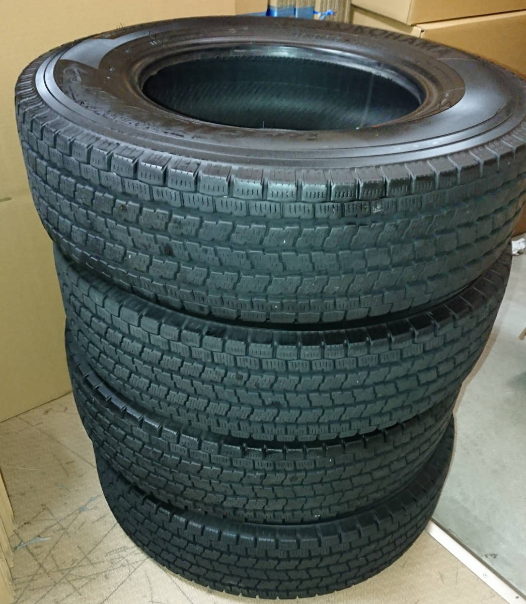 ヨコハマ スタッドレスタイヤ 15インチ 4本 195/80R15 107/105L LT IG91【2015年製中古】バン用ハイエース_1