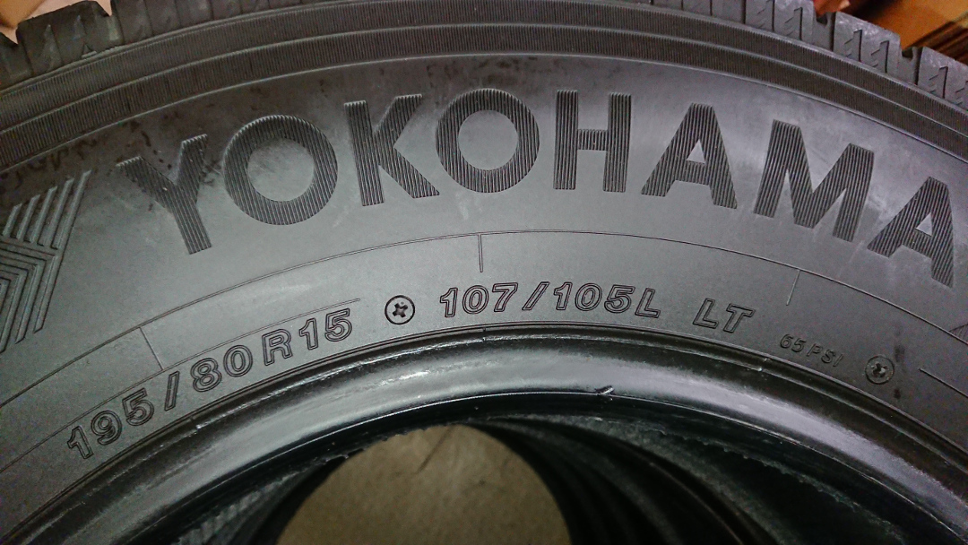 ヨコハマ スタッドレスタイヤ 15インチ 4本 195/80R15 107/105L LT IG91【2015年製中古】バン用ハイエース_6