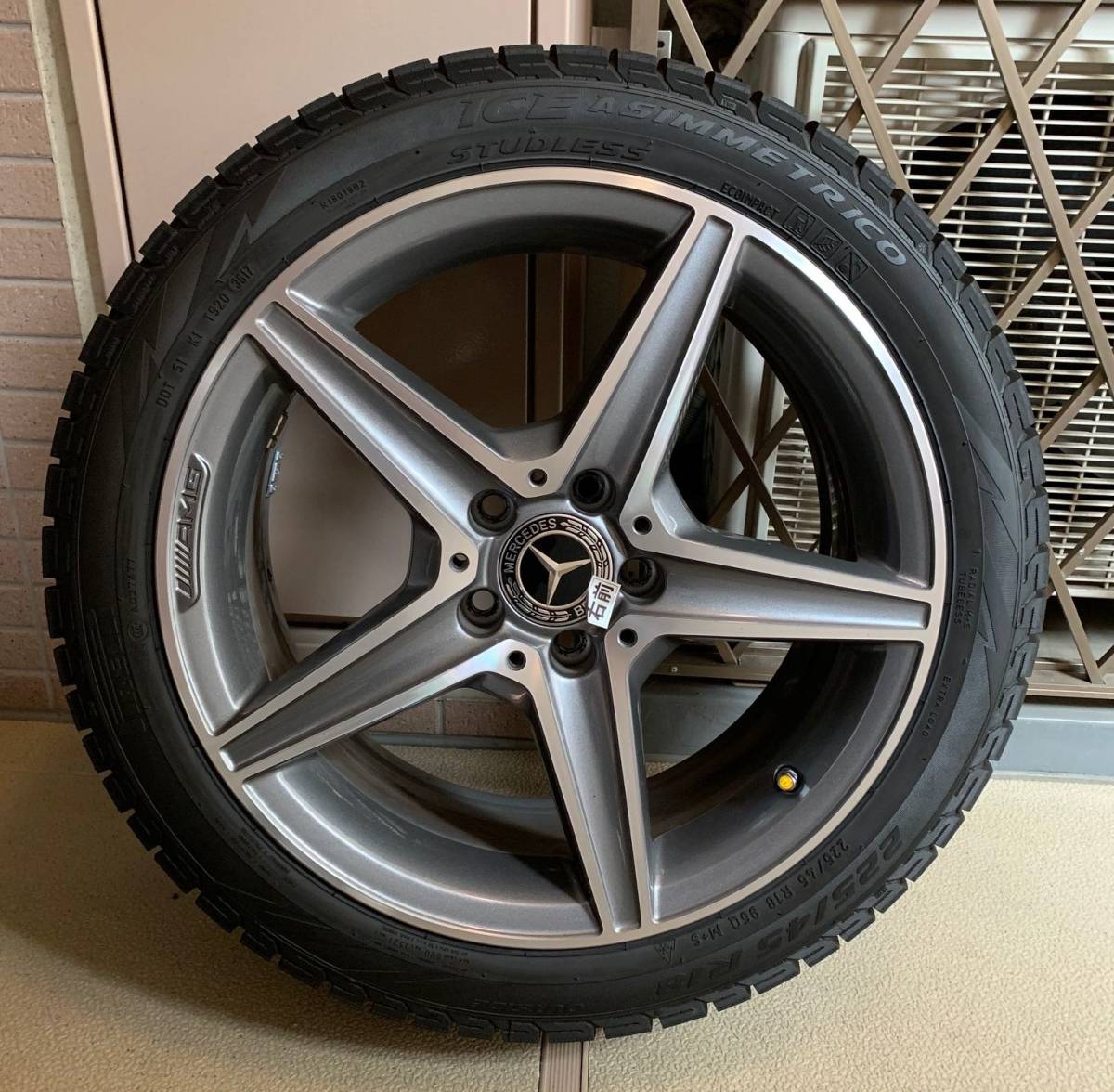 即決は送料無料！ベンツAクラス スタッドレス 225/45/R18 *4本 【公式