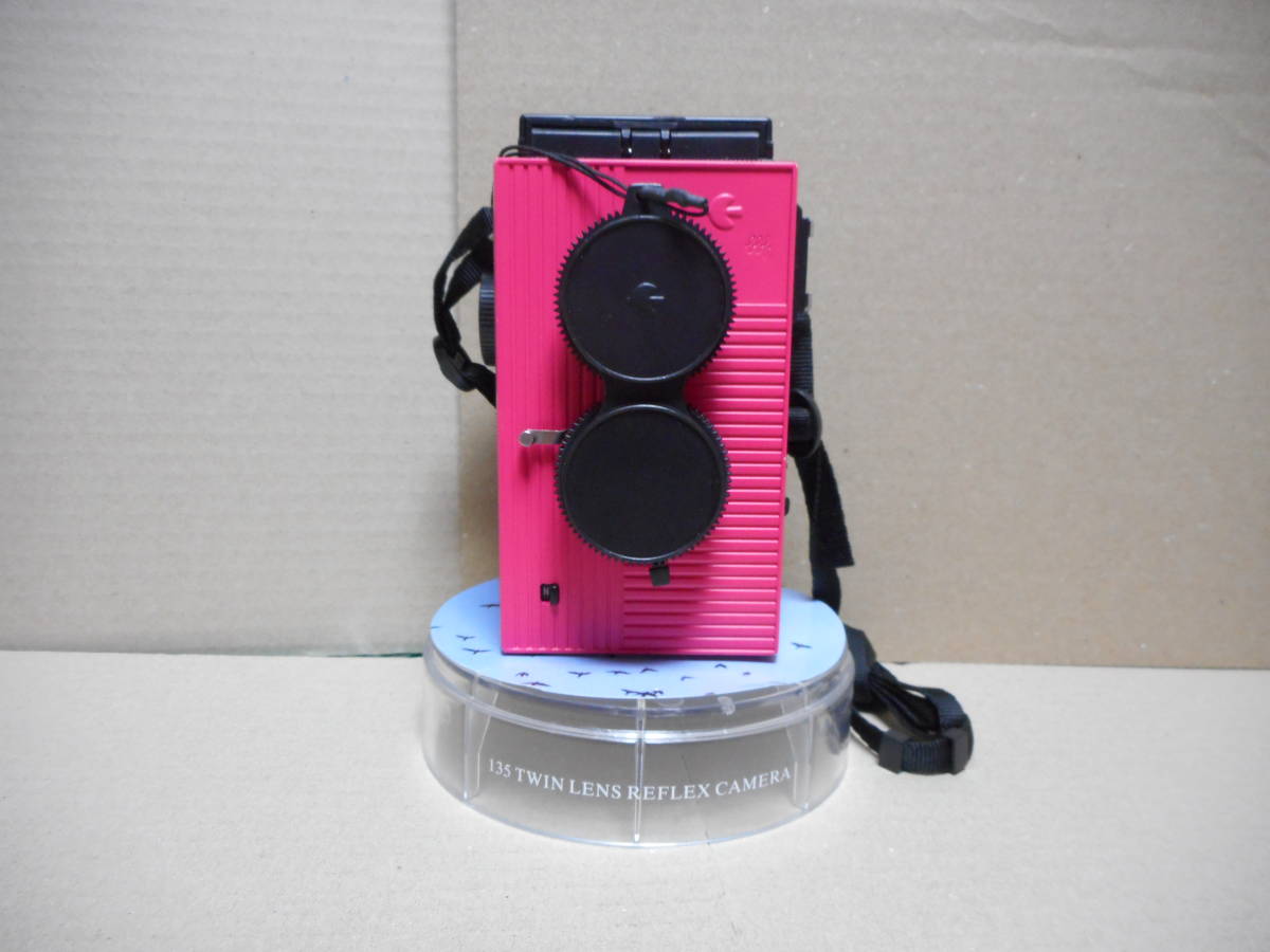 中古品）仮面ライダーディケイド 二眼レフ カメラ blackbird，fly