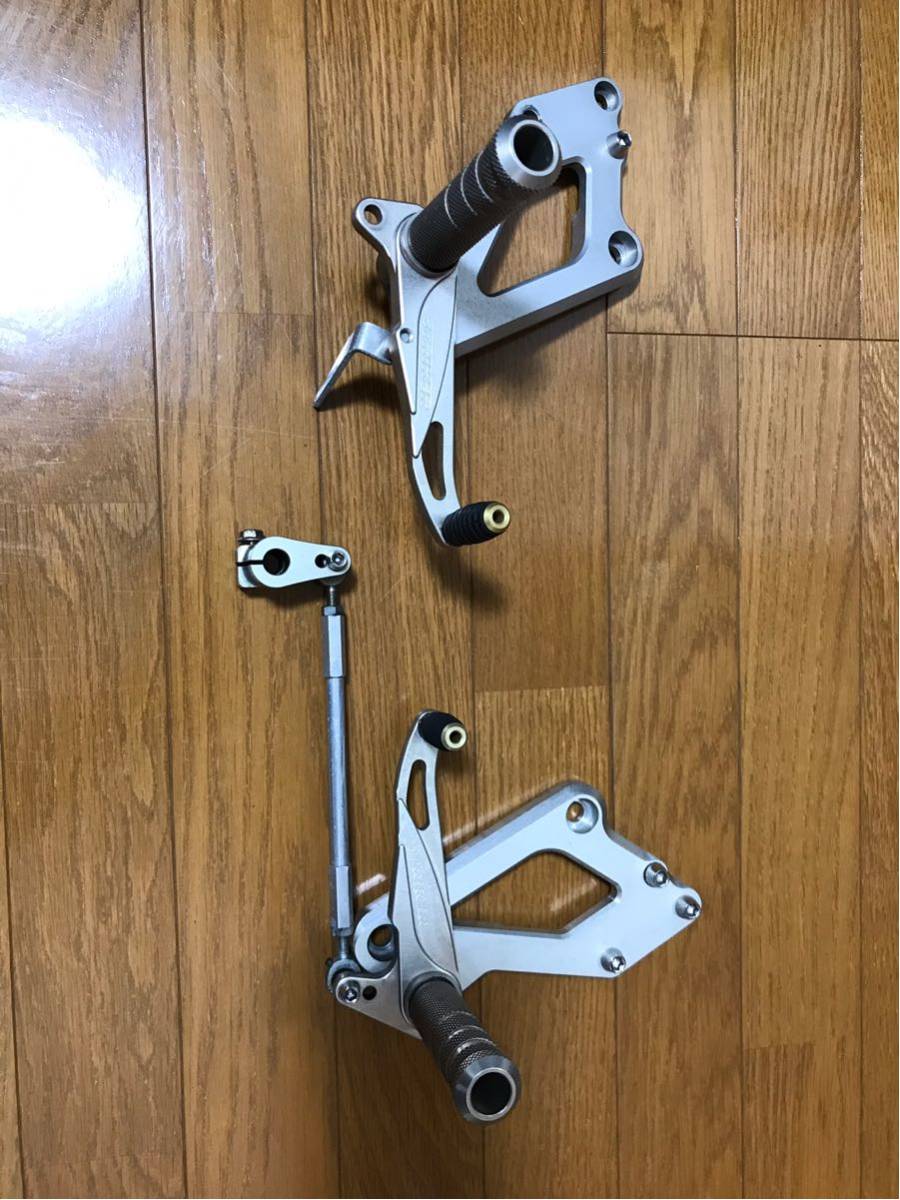 ゼファー1100 バックステップ ストライカー