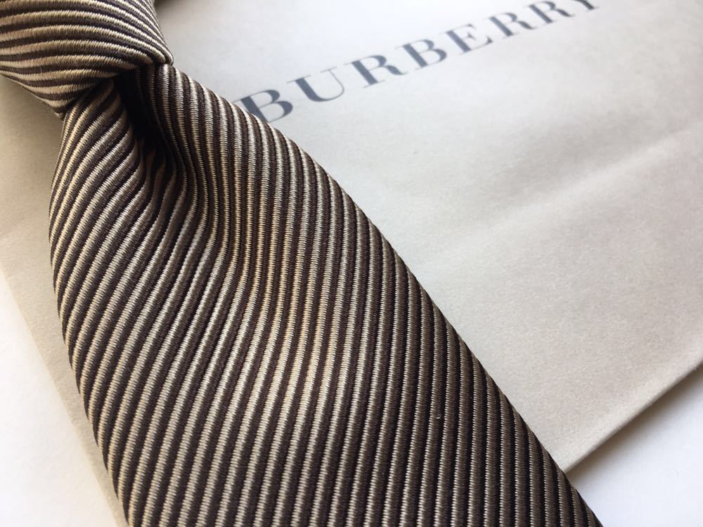 【美品】BURBERRY BLACK LABEL ネクタイ ブラウン 茶 レジメンタル ストライプ トラッド 新入社員 入社祝い プレゼントにも○ ショッパー付