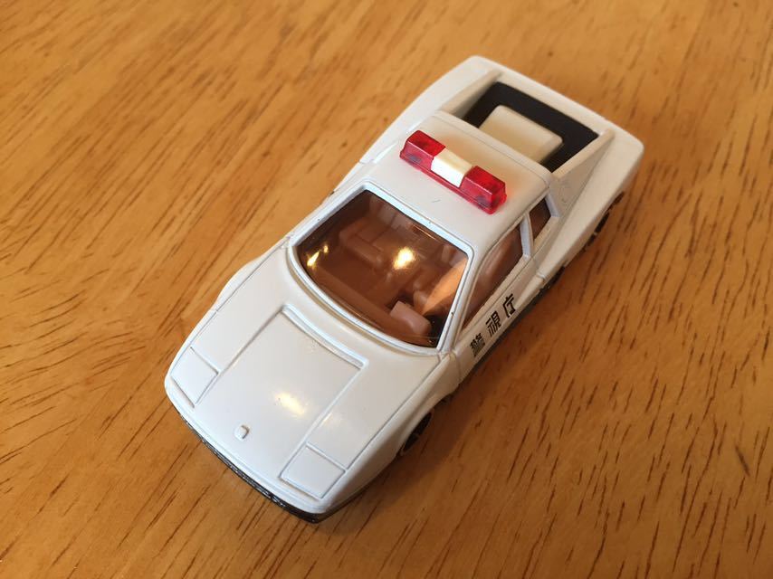 トミカ日本製 フェラーリ テスタロッサ パトカー 【公式通販】