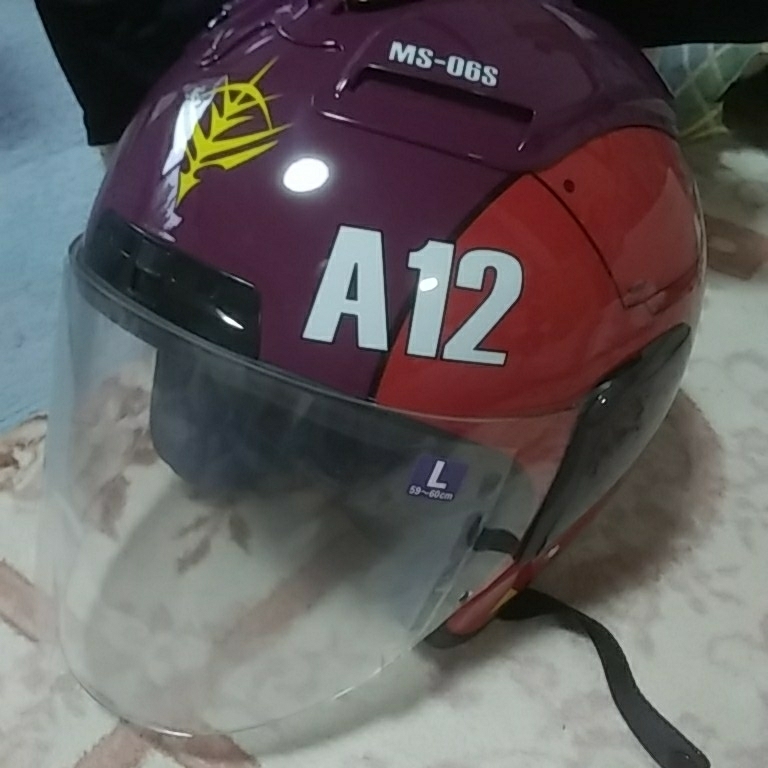 未使用 バイクヘルメット シャア MS06S A12 ガンダム type CHAR2 Lサイズ