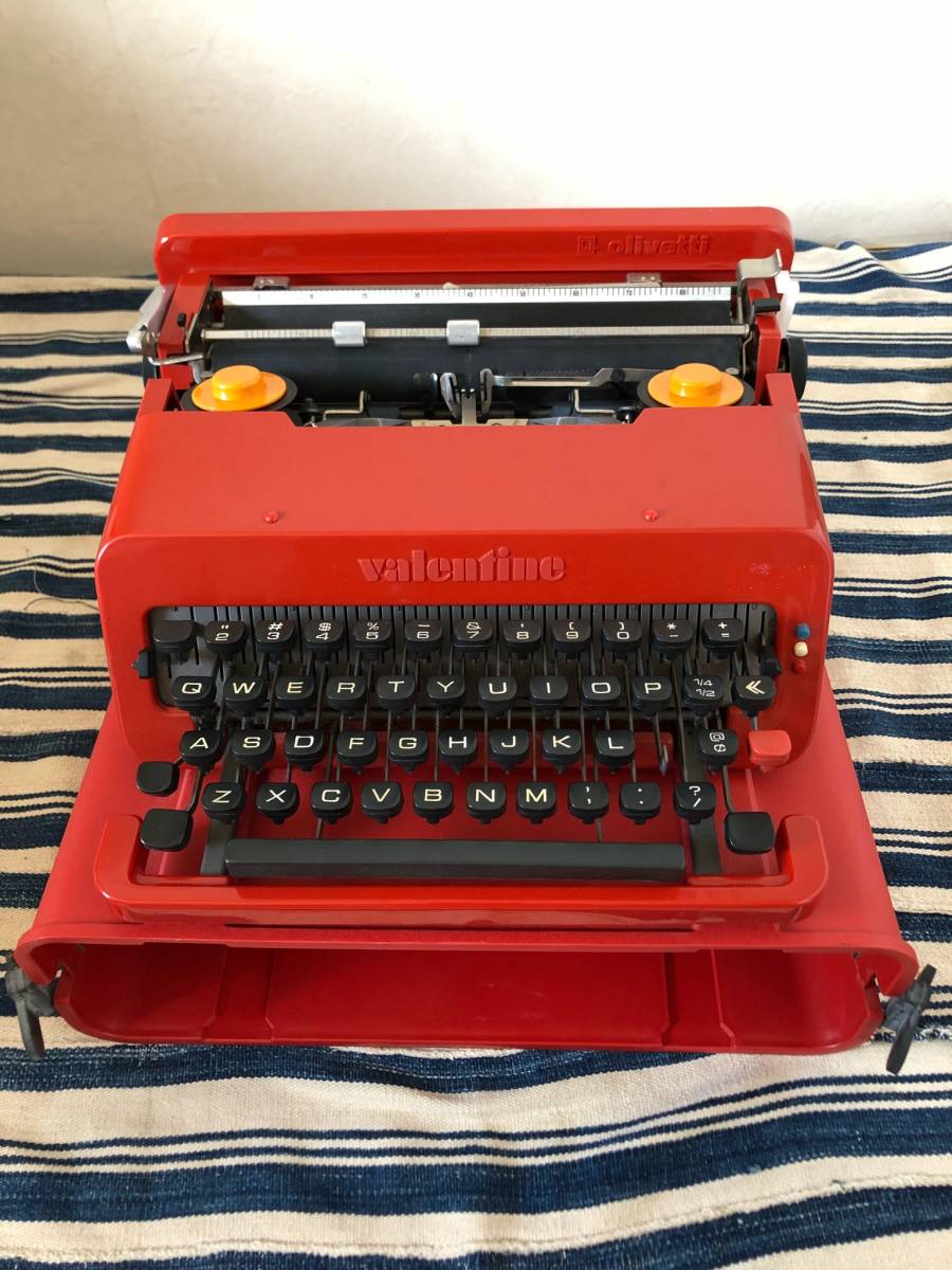オリベッティ タイプライター Olivetti 赤バケツ valentine olivetti