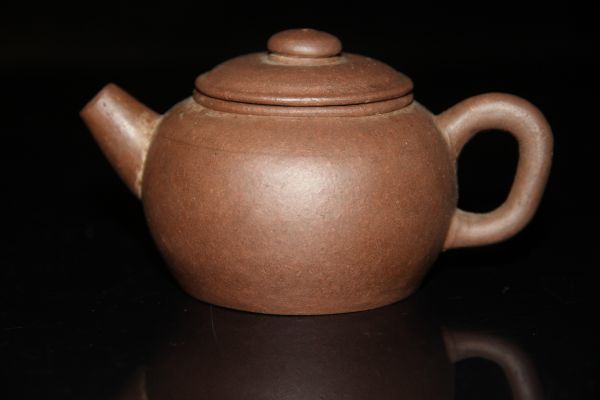 【正規品，SALE】 中国美術 孟臣款 明時代 紫砂 単孔 宜興急須 煎茶道具 在銘 箱入(施釉陶)｜売買されたオークション情報、yahooの商品情報をアーカイブ公開 - オークファン 骨董陶磁器一般