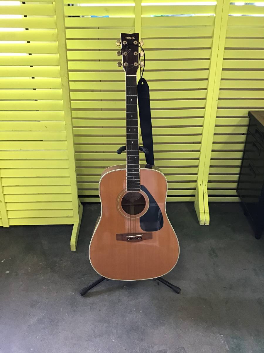 セール，爆買い 岐阜発 YAMAHA / ヤマハ / アコースティックギター DW-4S 現状品 1本弦切れ / 肩掛けベルト付 / 6/11(ヤマハ)｜売買されたオークション情報、yahooの商品情報をアーカイブ公開 - オークファン 本体