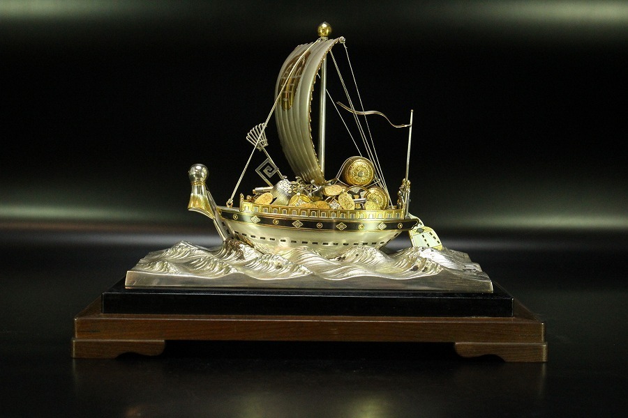 【金閣】銀製刻印有 銀製宝船1261g 縁起物 帆船 ガラスケース入 時代箱 旧家蔵出(MB792)_2