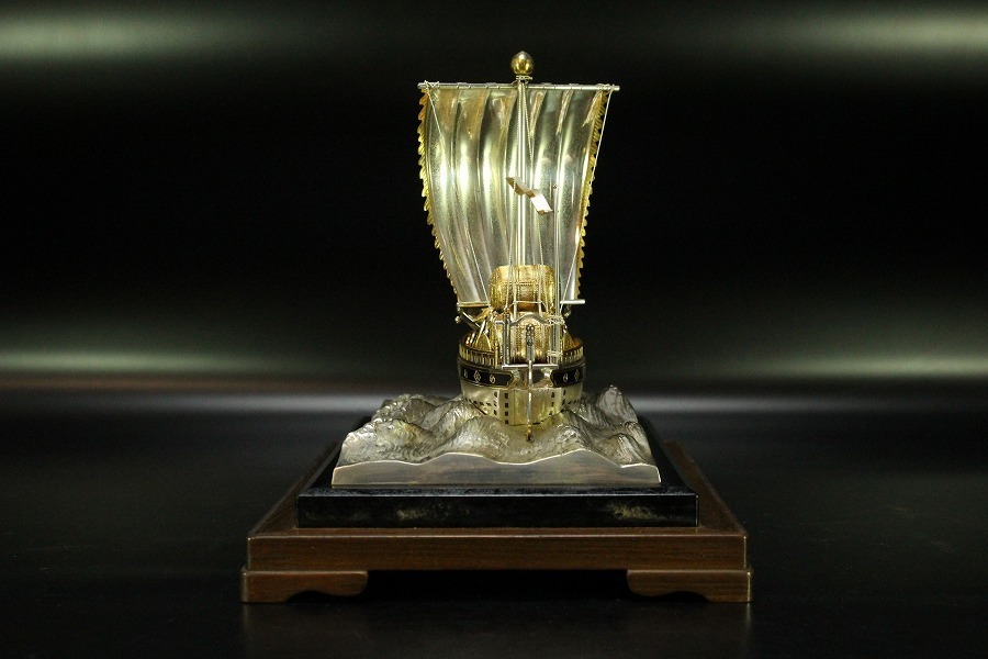 【金閣】銀製刻印有 銀製宝船1261g 縁起物 帆船 ガラスケース入 時代箱 旧家蔵出(MB792)_3