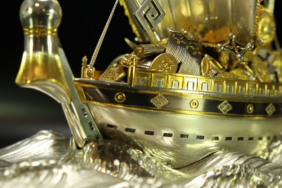 【金閣】銀製刻印有 銀製宝船1261g 縁起物 帆船 ガラスケース入 時代箱 旧家蔵出(MB792)_5