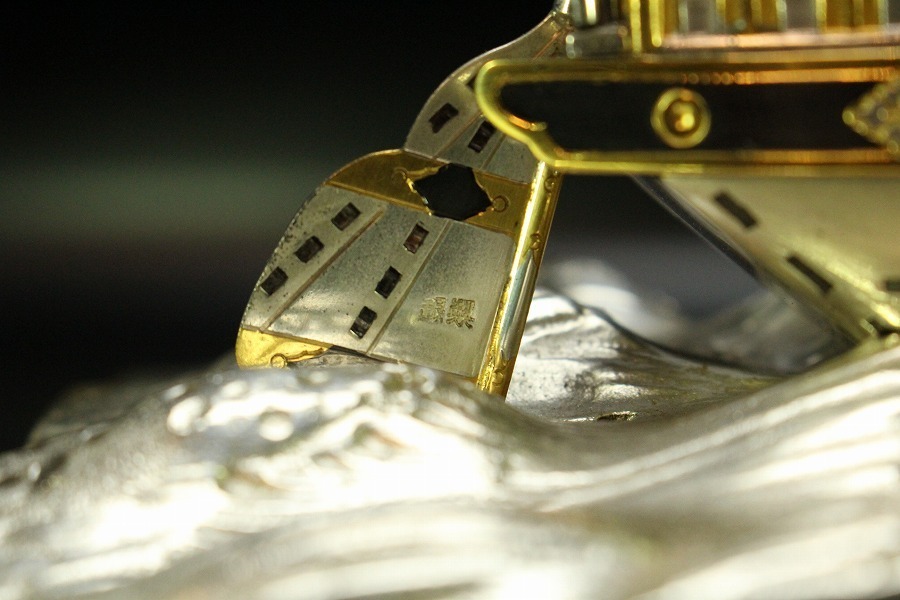 【金閣】銀製刻印有 銀製宝船1261g 縁起物 帆船 ガラスケース入 時代箱 旧家蔵出(MB792)_9