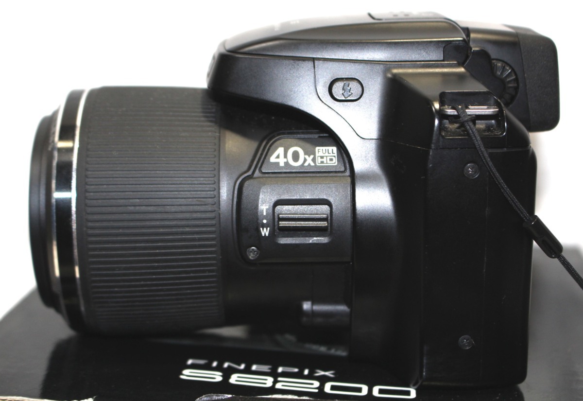 FinePix S8200 FUJIFILM Digital Camera デジタルカメラ S8200B B&amp 
