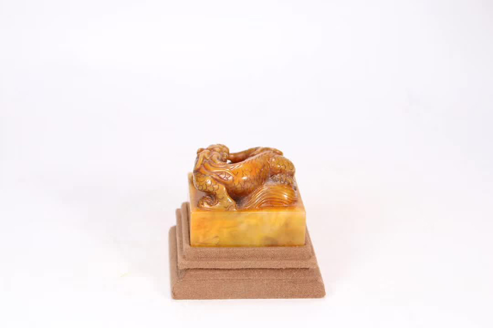 販売最安価格 寿山田黄瑞獣印章【サイズ】6.0*6.0*4.5cm 重さ306g【d