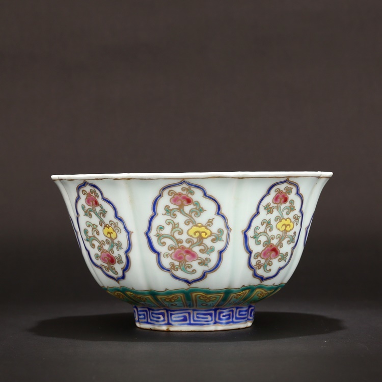  中国磁器 明 宣德 金は花を着る 八角茶碗 宮鉢 za021(清)｜売買されたオークション情報、yahooの商品情報をアーカイブ公開 - オークファン 清
