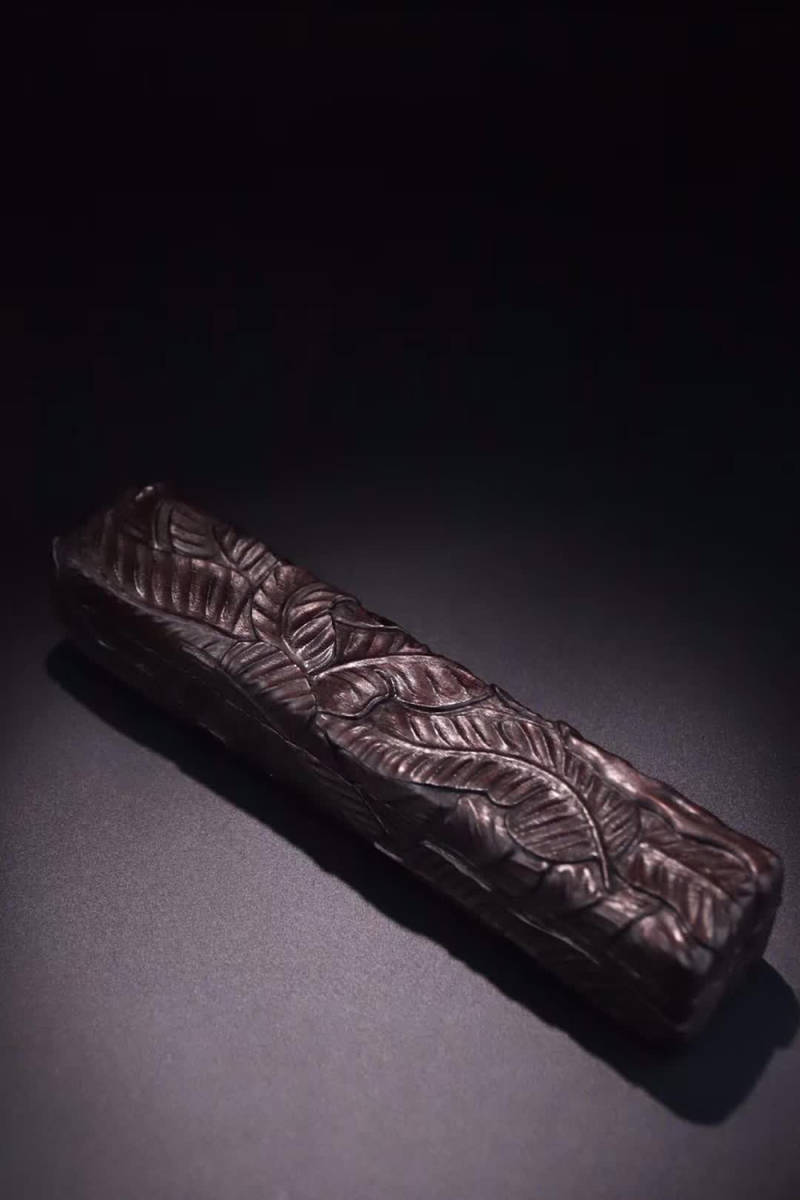 かじゅ 70年代【沈香木蕉葉模様文房筆盒】【サイズ】高さ5.5*27.3*5.4cm 重さ