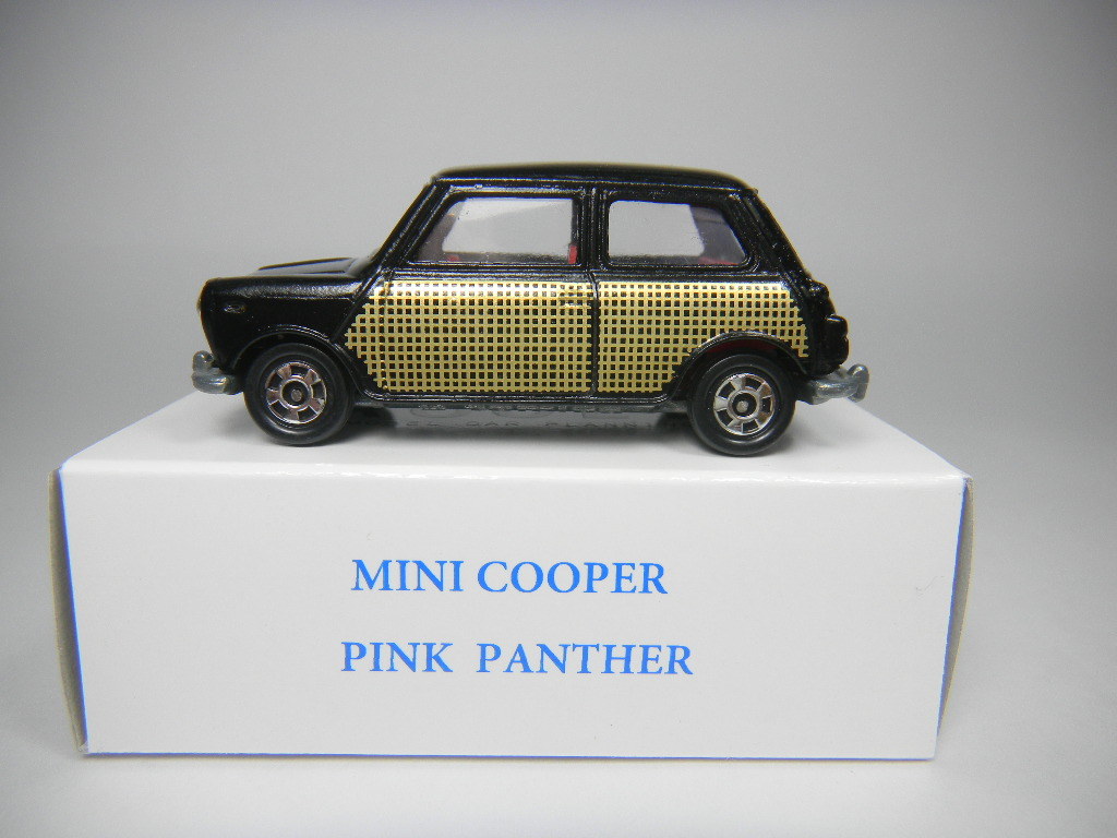 トミカ　ミニクーパー　PINK PANTHER　tomica_2