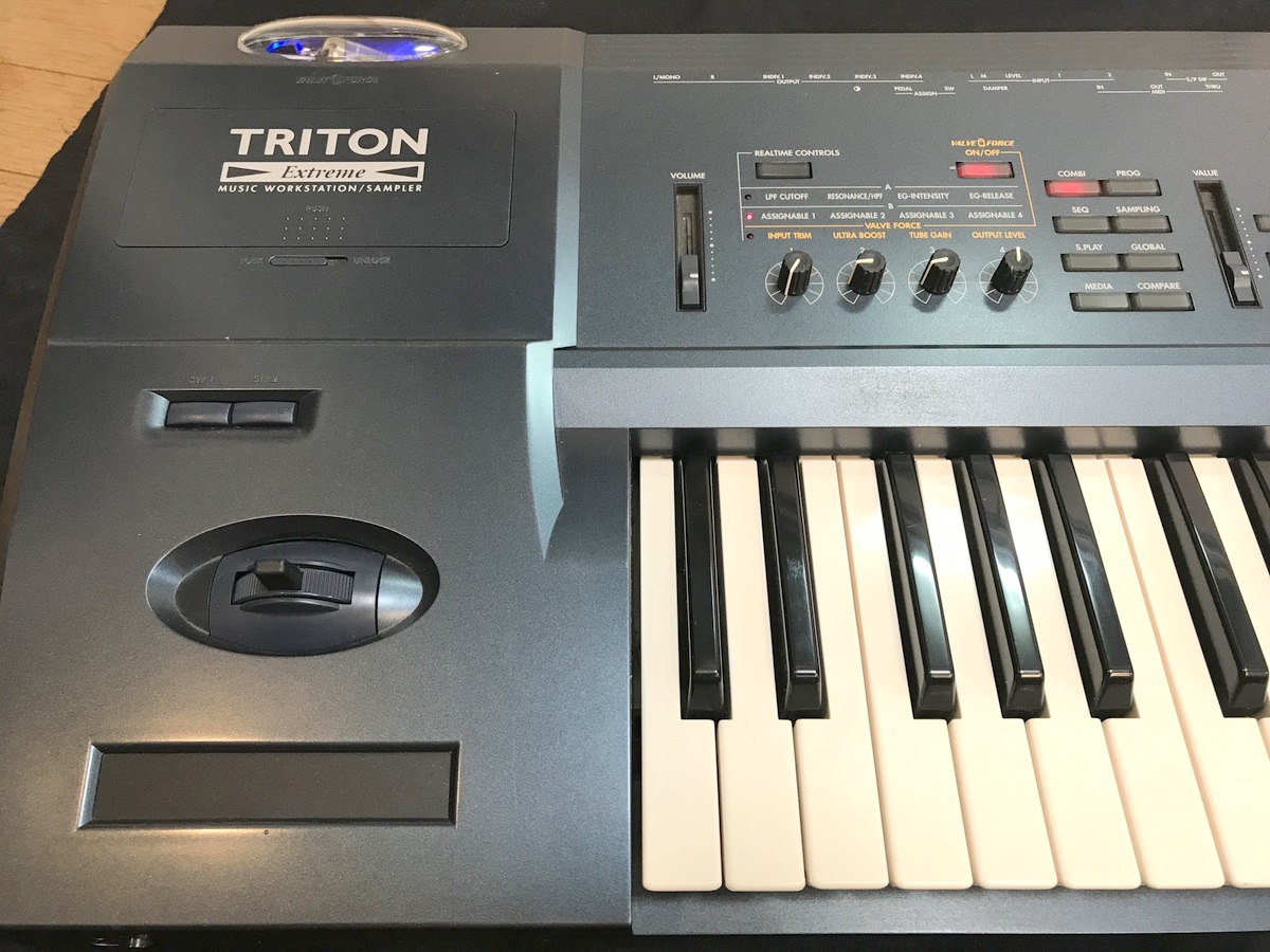 KORG TRITON Extreme 61 61鍵シンセサイザー コルグ 真空管 【公式通販】