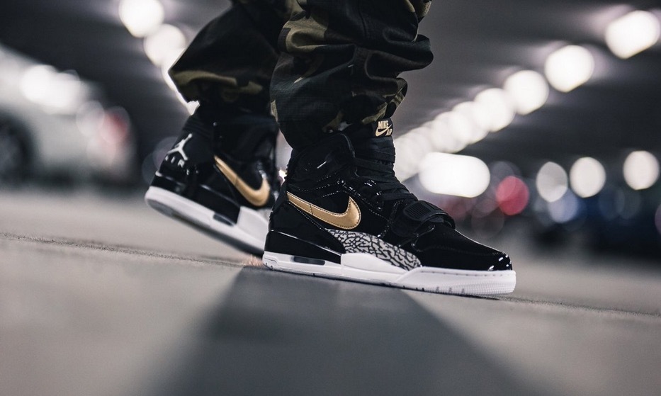 USA購入 NIKE AIR JORDAN LEGACY 312 Black/ Metallic Gold