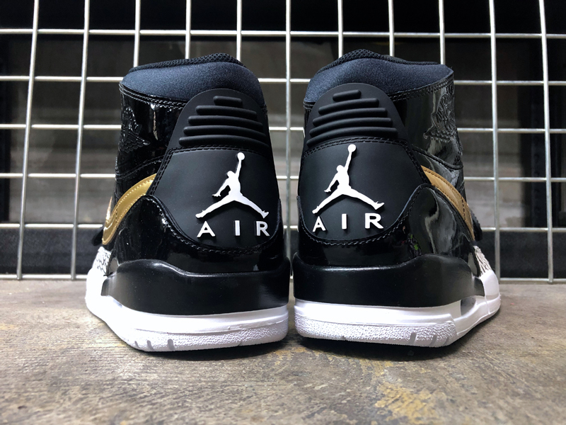 USA購入 NIKE AIR JORDAN LEGACY 312 Black/ Metallic Gold
