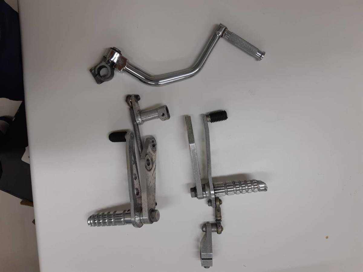 WM SR400 バックステップ アルミ SR400 WM wellingtons製 アルミ