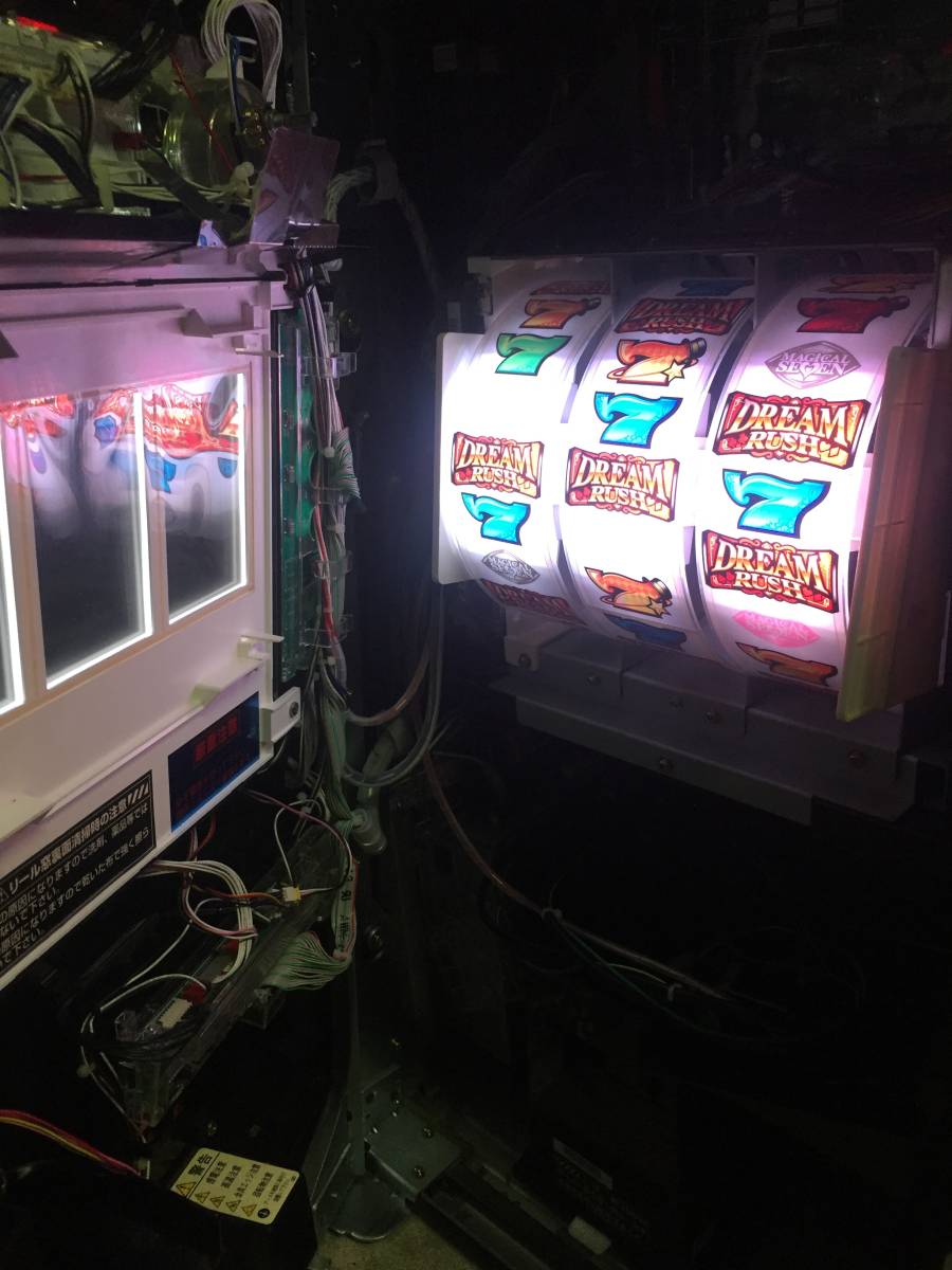 コイン不要機（マックスアライド）トリプルクラウンⅢ．ファイヤー 