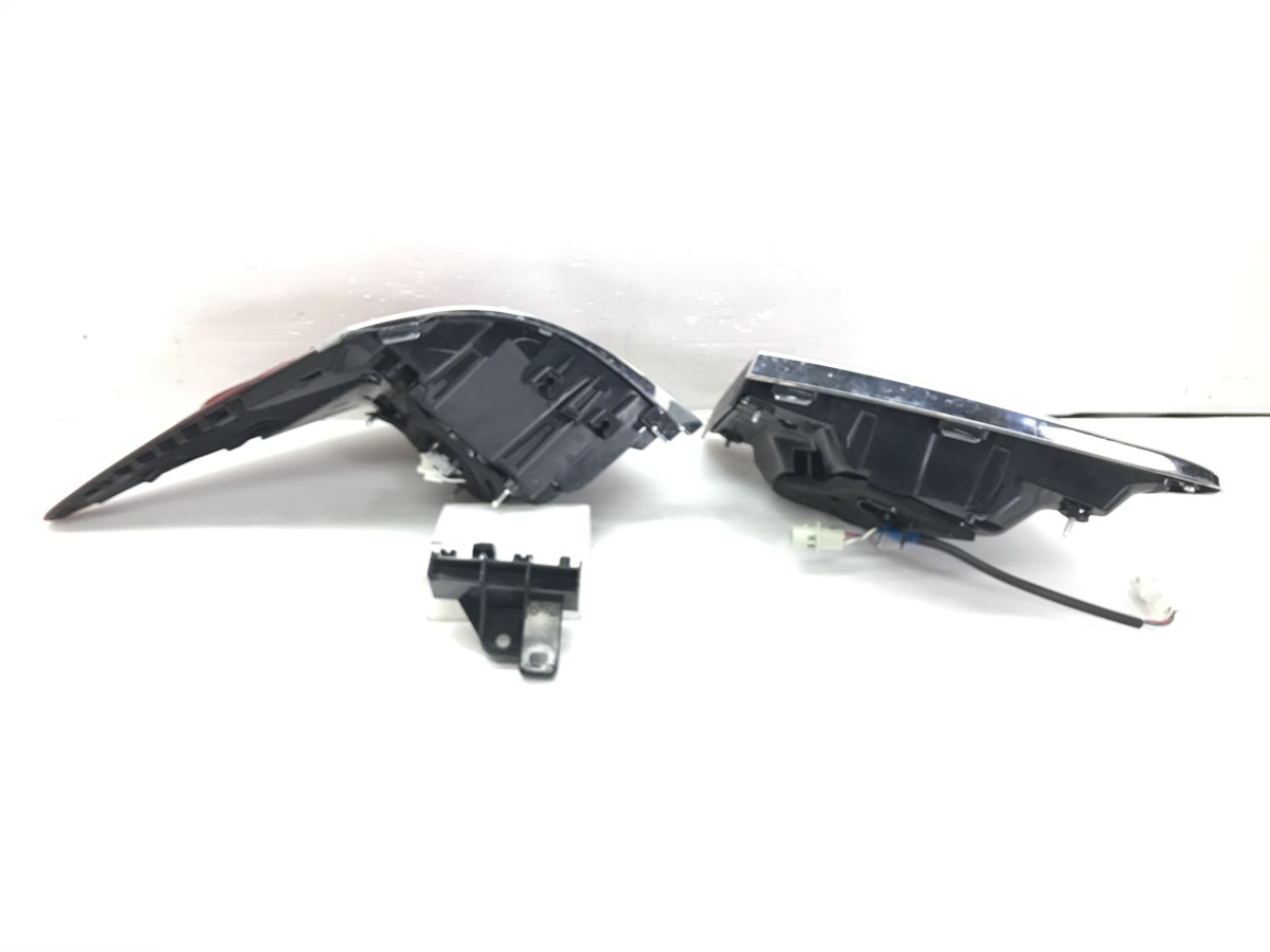 トヨタ　クラウン　ロイヤル　GRS210　AWS210　前期　純正　左 テ－ルライト トランクテール セット STANLEY30-404 STANLEY30-405 （7-65）