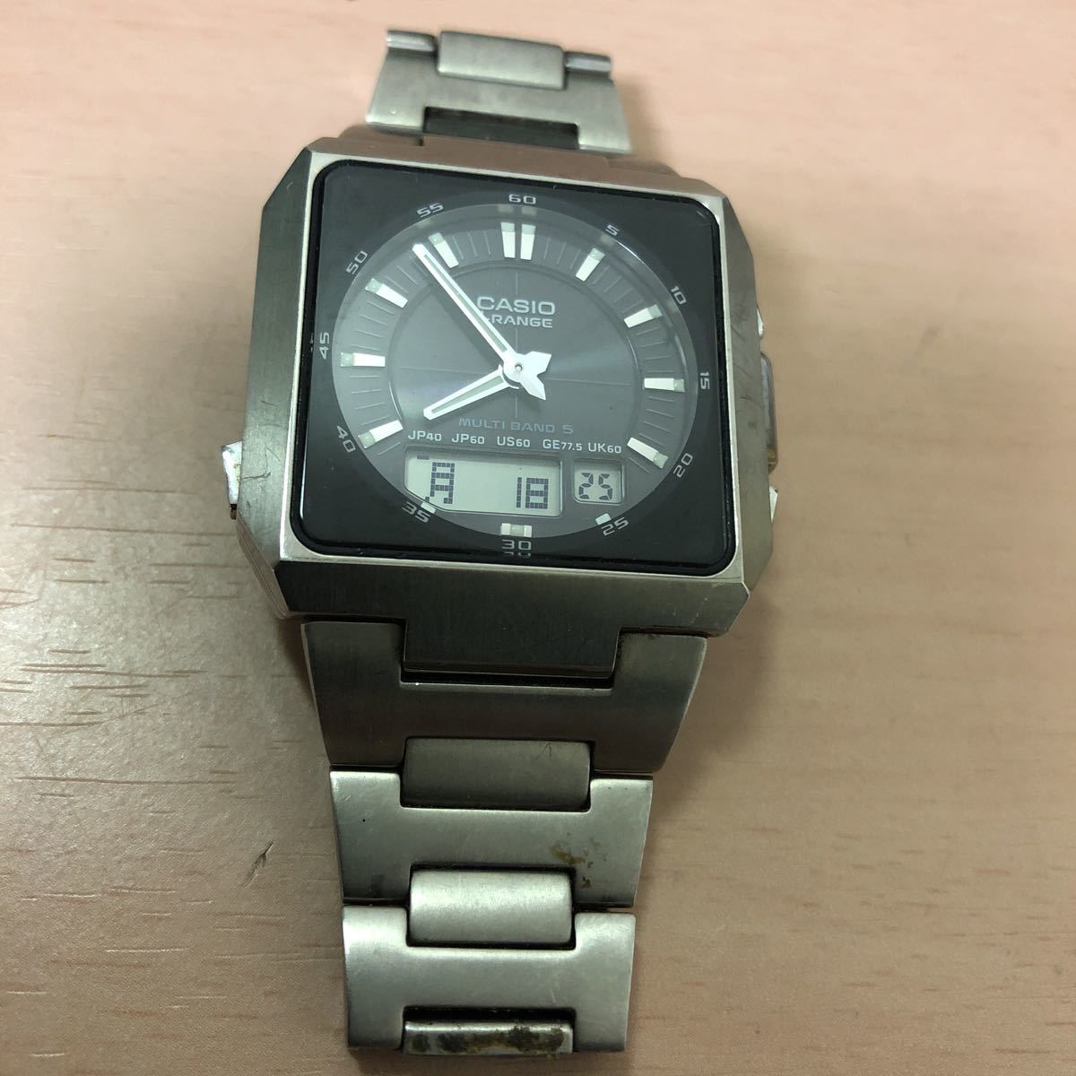 爆買い，最新作】 CASIO DBC-63 ミッキーマウス DATA BANK 腕時計 