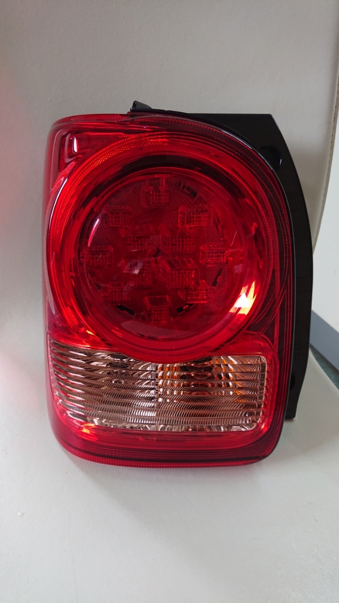 キャンバスLA800 左リヤテール割れ無し良品 LA800S ムーヴキャンバス