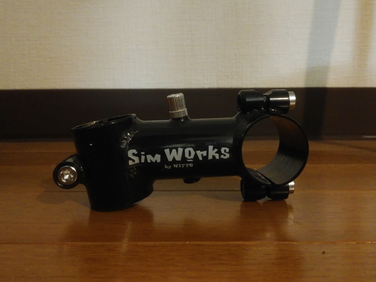 Sim Works NITTO ⁄ Dirty RHONDA ステム 110mm ステルスのその影に