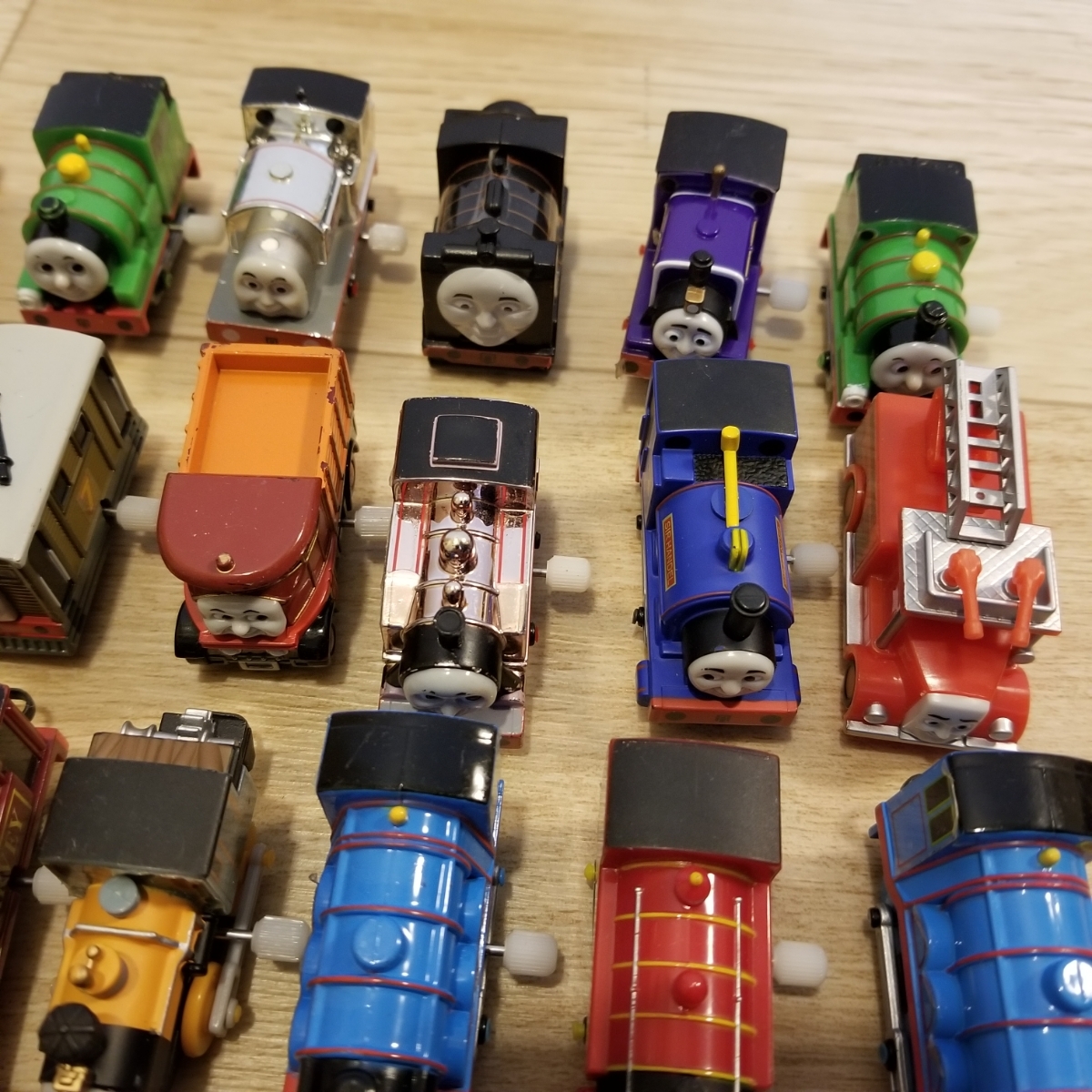 カプセルプラレール きかんしゃトーマス トーマス | タカラトミー