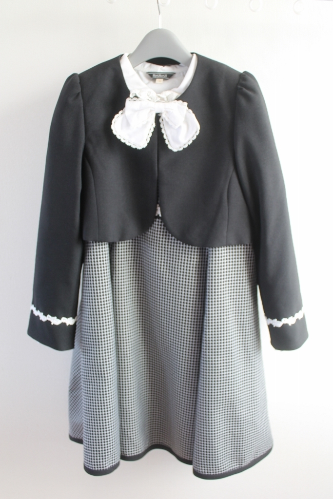 Hushush ハッシュアッシュ フォーマルスーツ 130 入学式 卒園式 発表会 130 125 134cm 売買されたオークション情報 Yahooの商品情報をアーカイブ公開 オークファン Aucfan Com