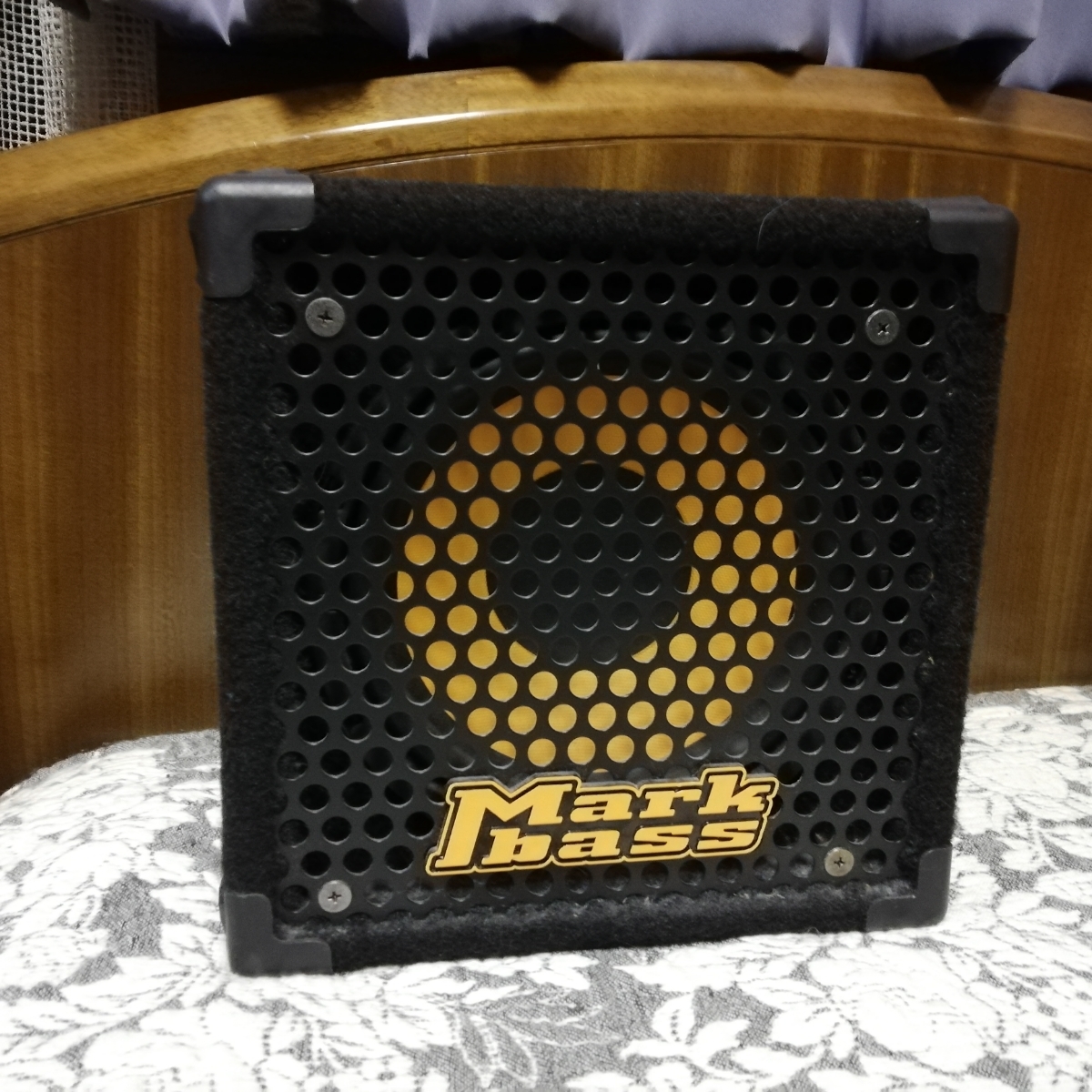 Markbass Micromark 801 別売純正スタンド・キャリングケース付 0