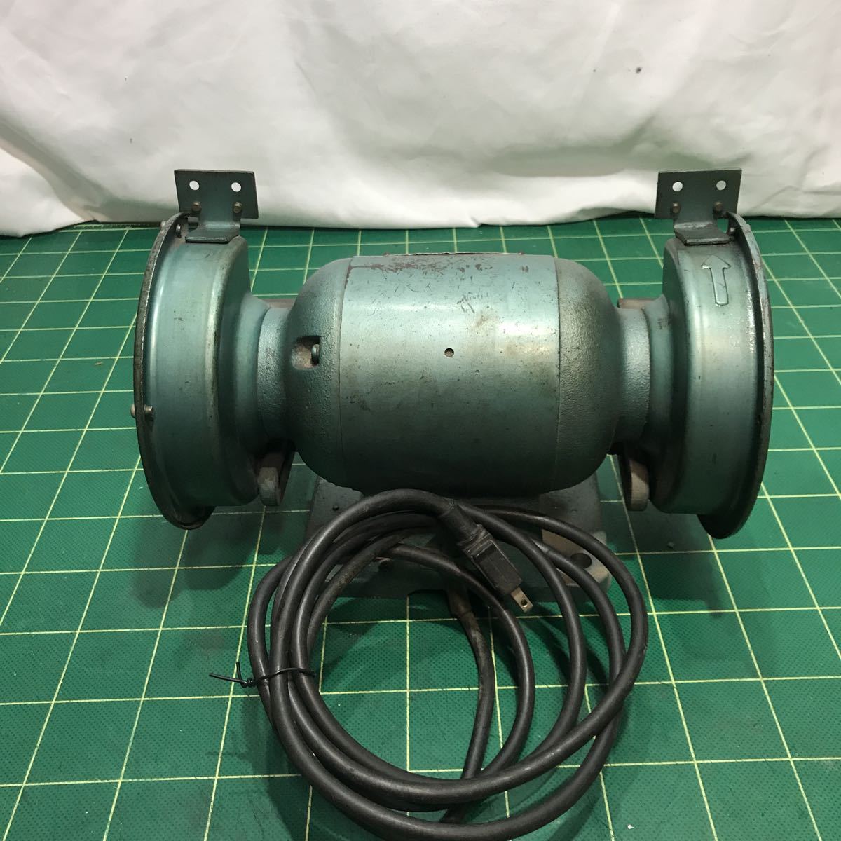 ○HITACHI/日立工機 EBK2 卓上グラインダ 100V 150mm 研磨 工具両頭 