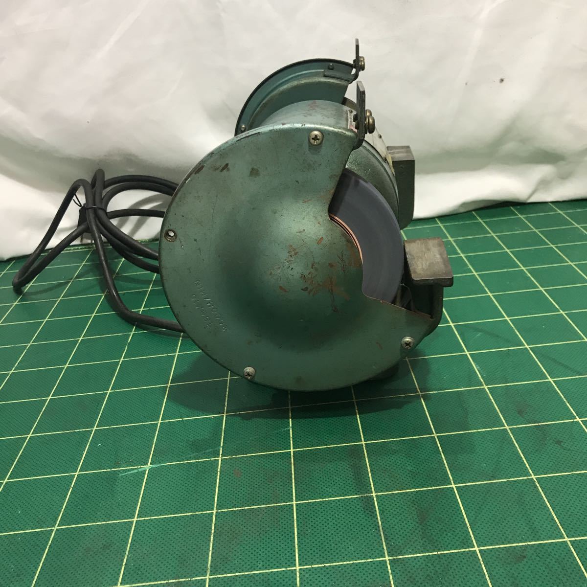 ○HITACHI/日立工機 EBK2 卓上グラインダ 100V 150mm 研磨 工具両頭 