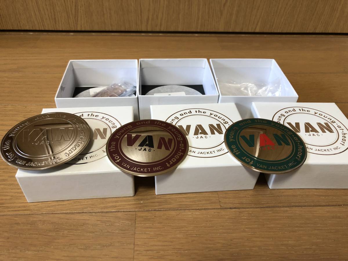 VAN JAC カーバッチ　未使用　３セット　グリルバッチ　旧車