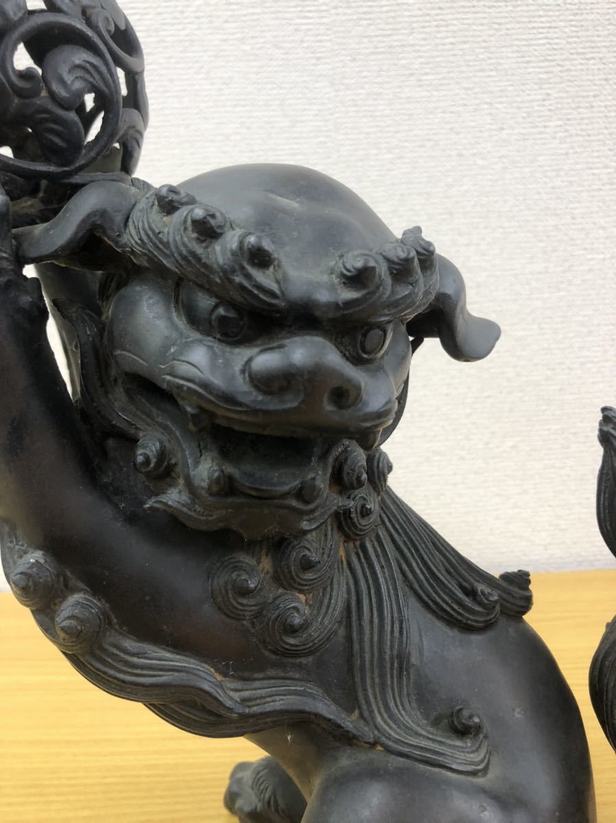 ブロンズ製獅子彫刻のアンティーク装飾品 時代ブロンズ 銅製唐獅子 置物 重さ5.5kg 高30cm 幅27-15cm 日本金工