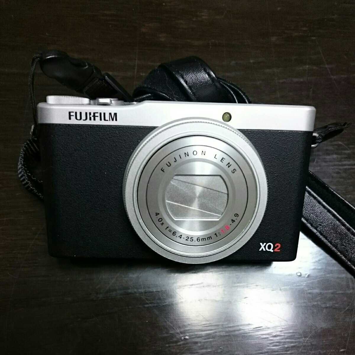 XQ2 フジフィルム FUJIFILM シルバー デジタルカメラ コンパクト 