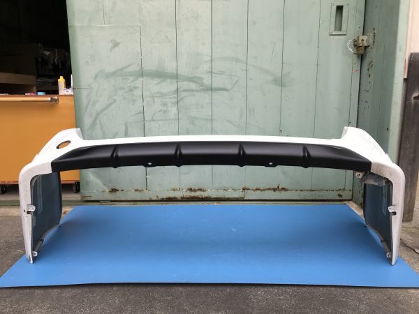 【個人宅不可】21Z182 TRDスポイラー付 ノア/ヴォクシー ZRR80 リアバンパー_2