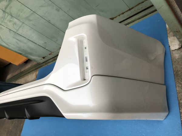 【個人宅不可】21Z182 TRDスポイラー付 ノア/ヴォクシー ZRR80 リアバンパー_3