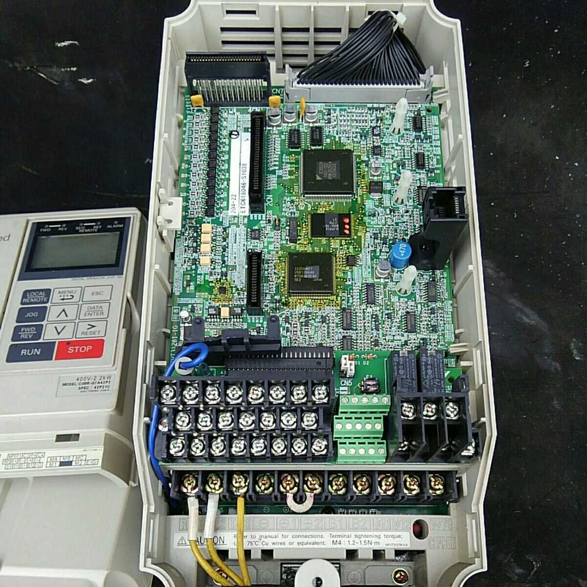 安川電機 CIMR-G7A42P2 400V 2.2kw 汎用インバータ Varispeed G7の入札 