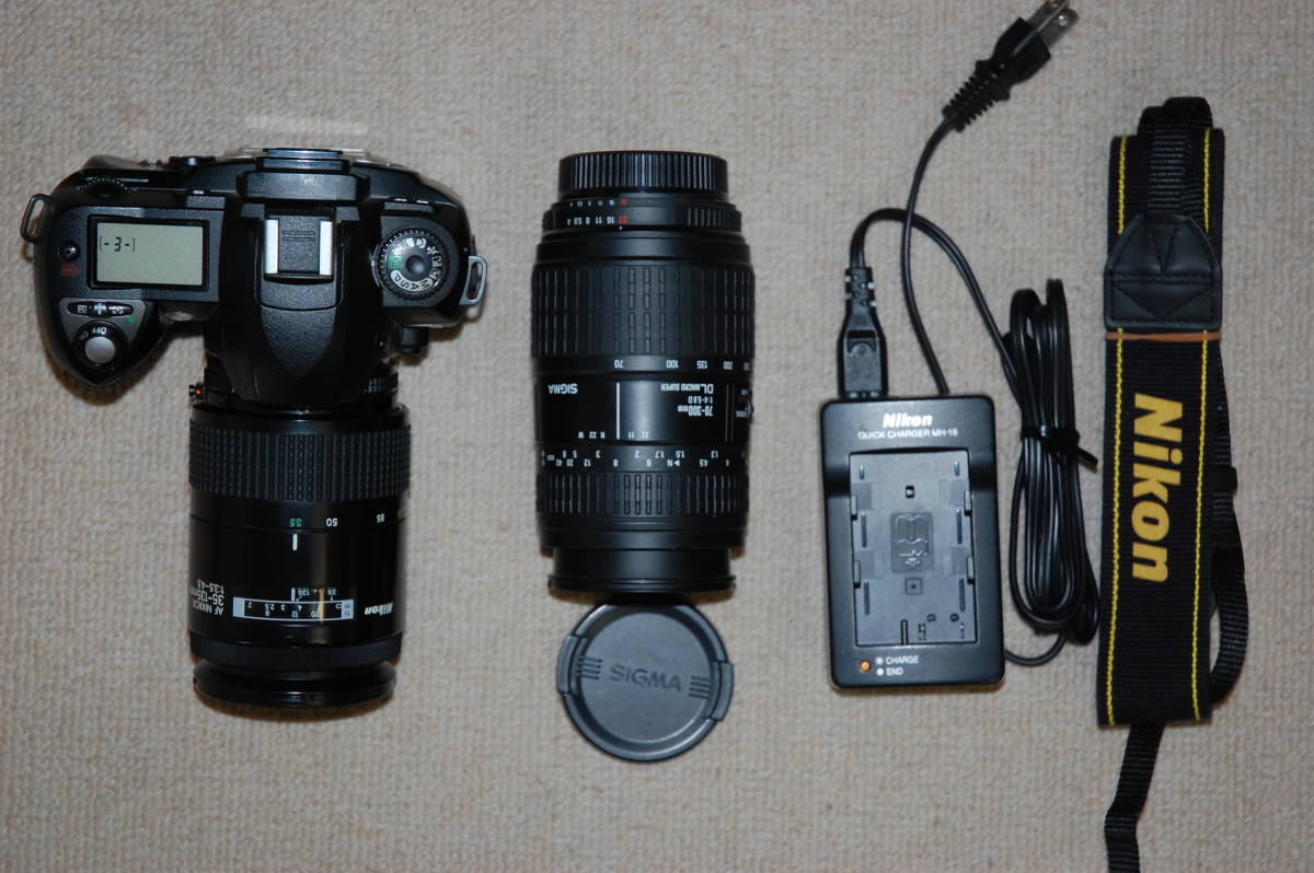 Nikon D70 AF Nikkor 35-135mm 3.5-4.5 、 SIGMA AF 70-300mm 4-5.6 D