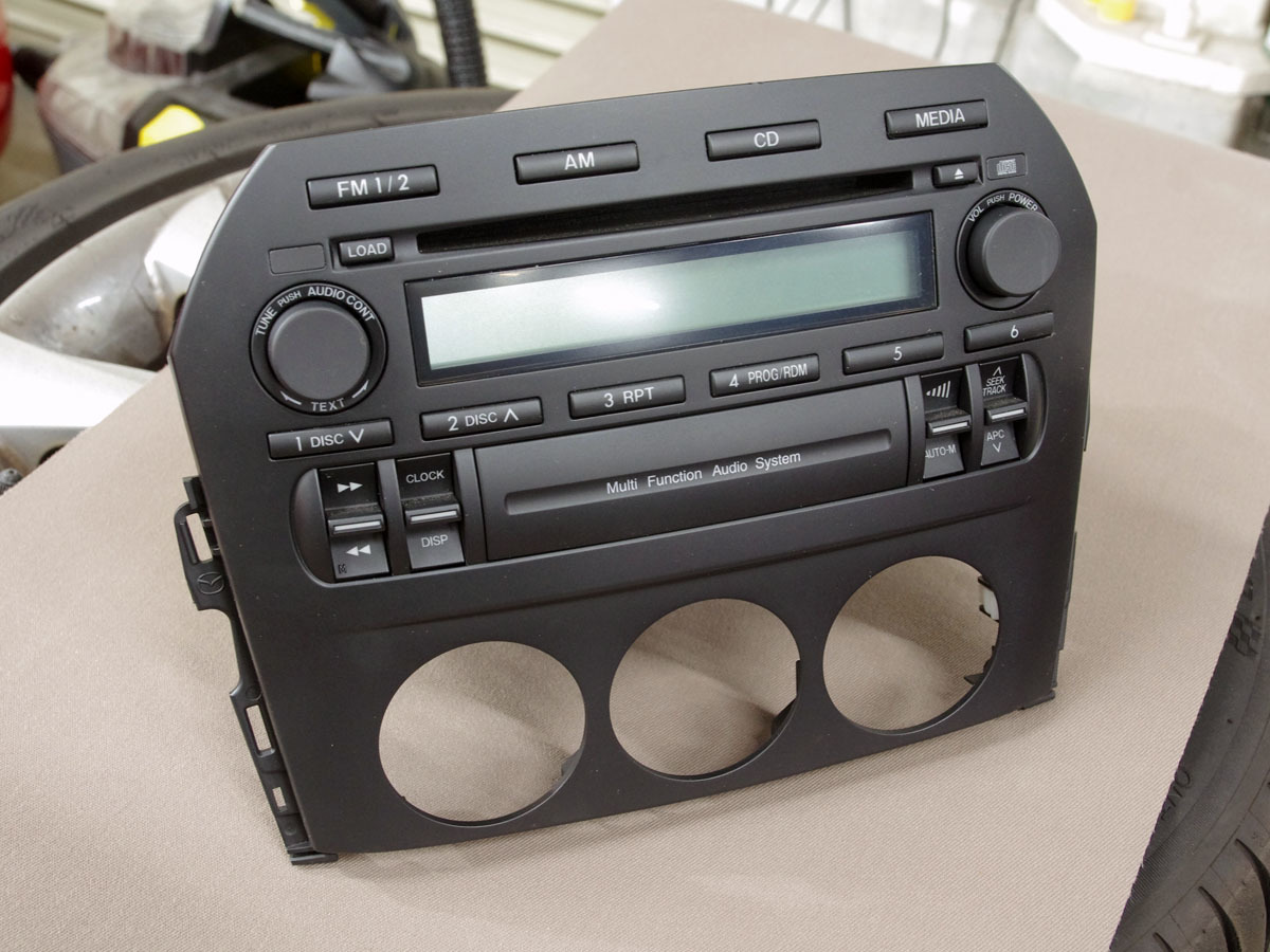 ALPINE アルパイン CDA-9886Ji 1DIN CDプレーヤー（USB・チューナー