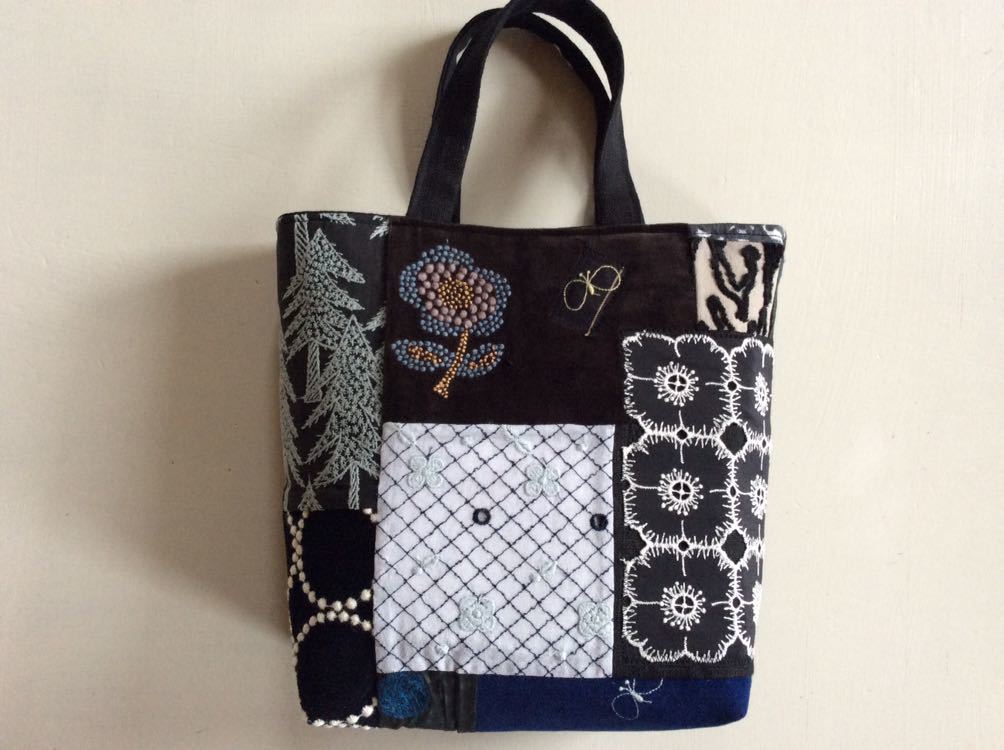 ハンドメイド ミナペルホネン トートバッグ (chum. anemone. flower ハンドメイド ミナペルホネン トートバッグ (chum. anemone. flower