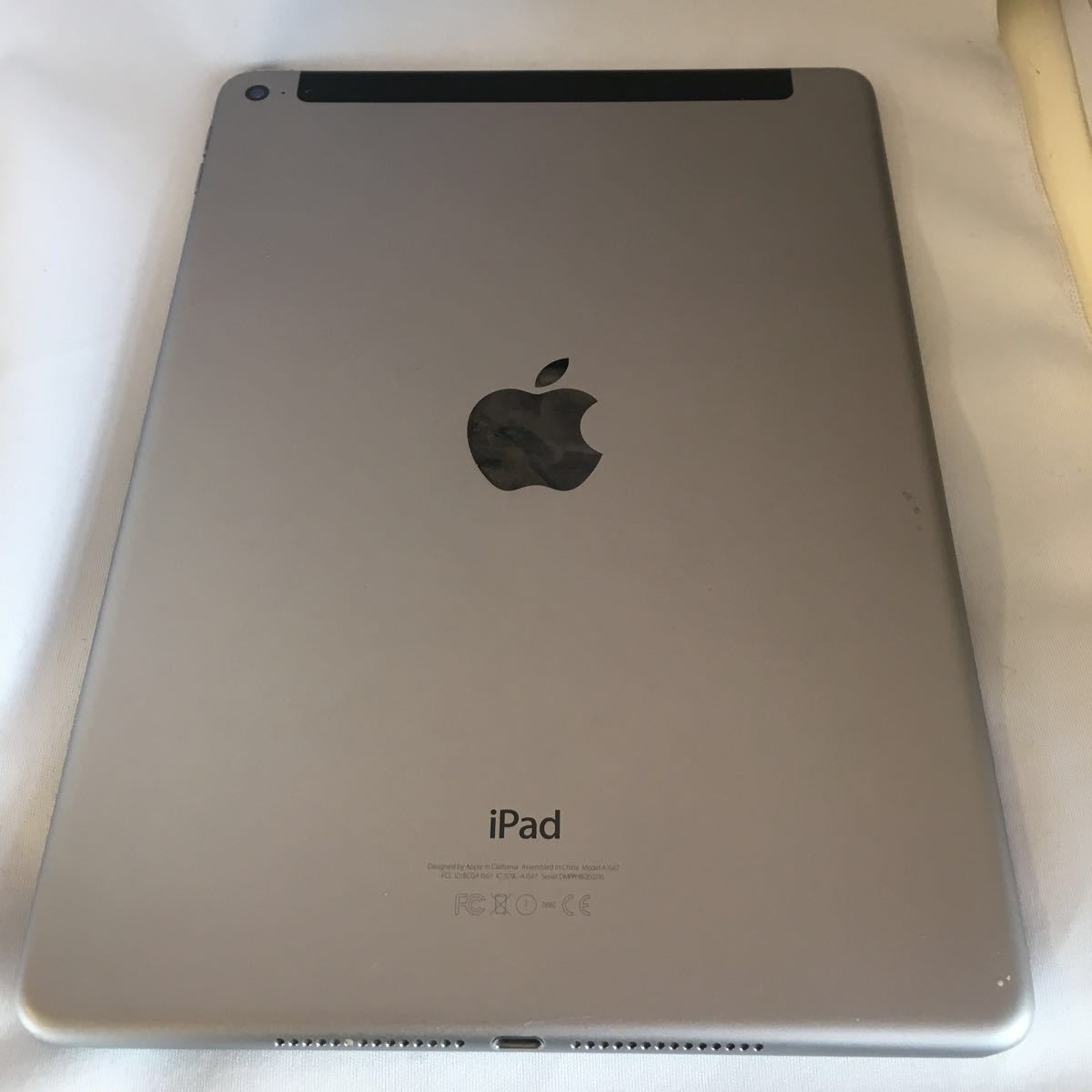 ジャンクiPad Air2 本体 16GB シルバー SoftBank SIMロック