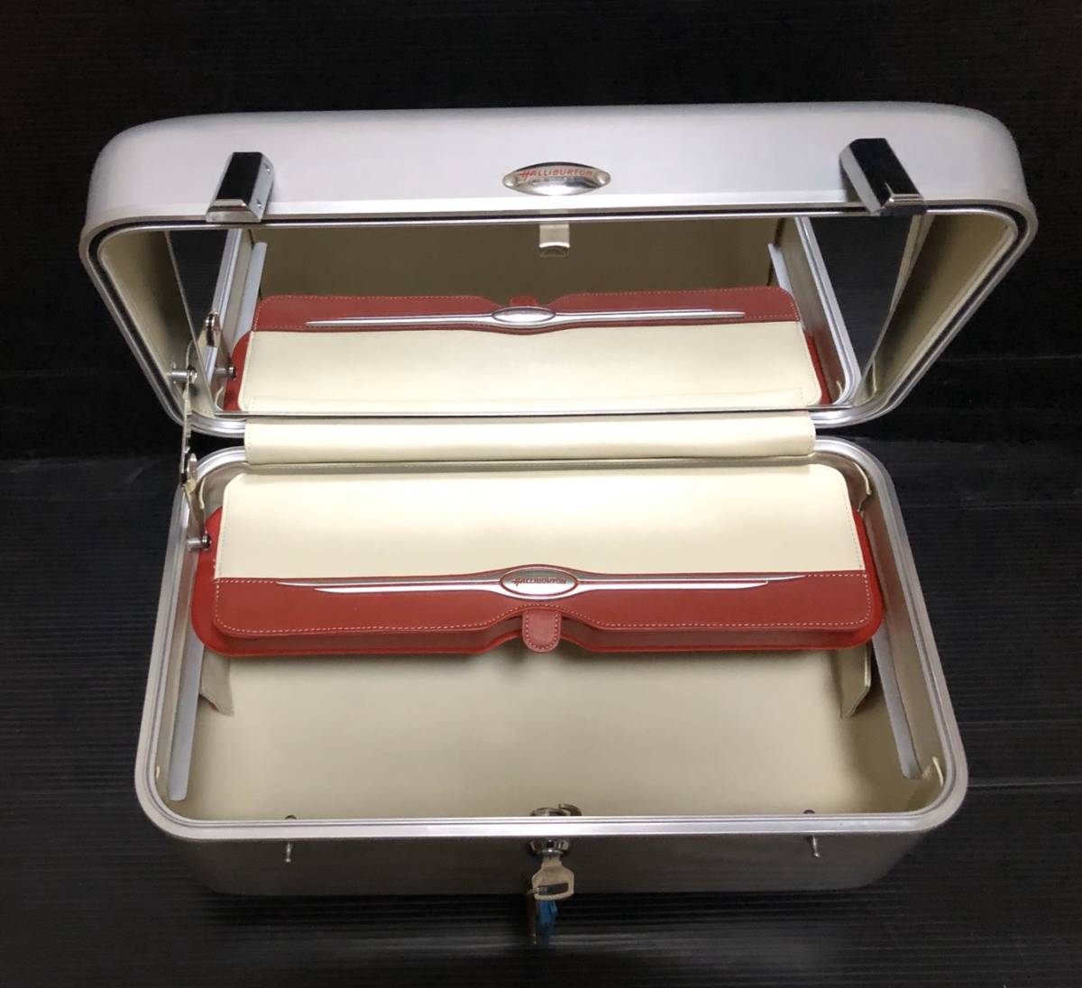 【限定/未使用保管品】ZERO HALLIBURTON ゼロハリバートン コスメケース バニティケース 化粧ケース メイクボックス　プロ仕様　美容