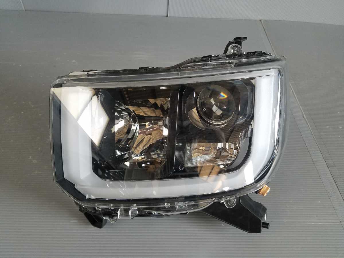 ダイハツ ウェイク LA700S 左 ヘッドライト STANLEY W2664 公式 