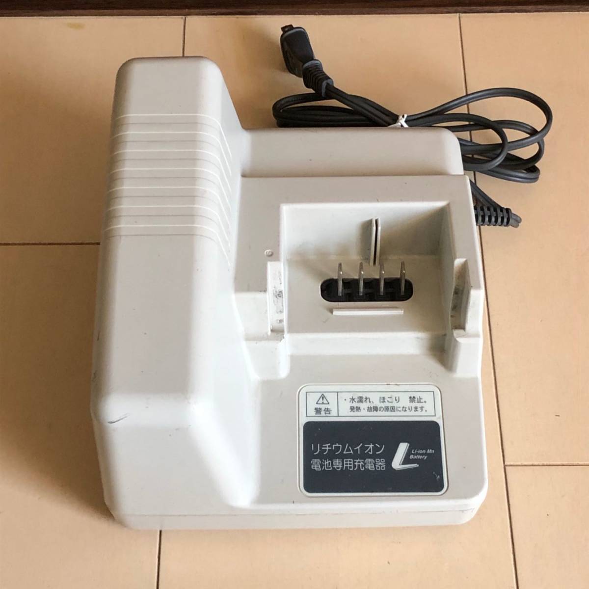 驚きの破格値，爆買い Panasonic 電動自転車充電器 NKJ033 現状品(電動アシスト自転車用バッテリー)｜売買されたオークション情報、yahooの商品情報をアーカイブ公開 - オークファン 電動アシスト自転車用バッテリー