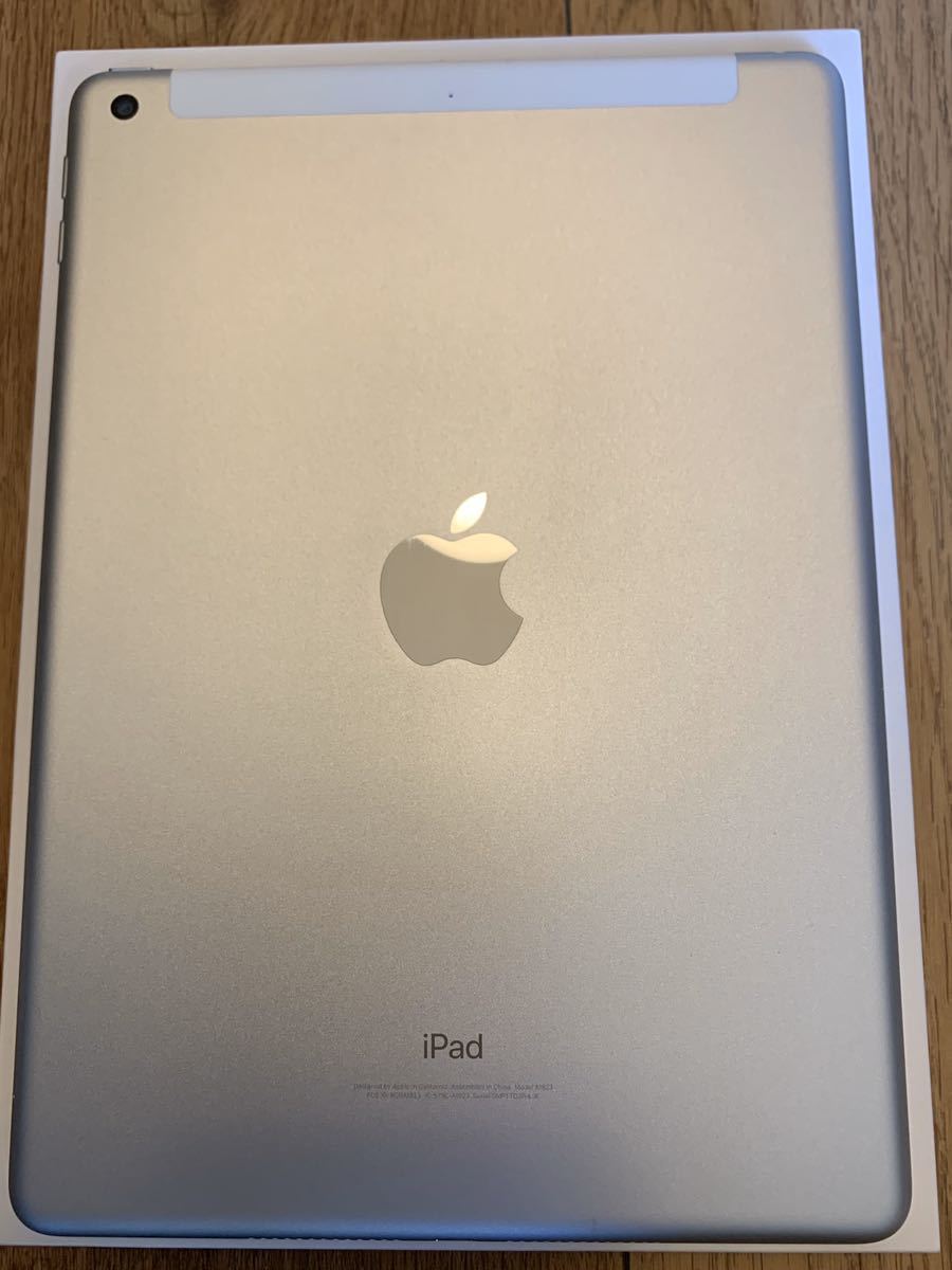 超美品 ドコモ docomo iPad（第5世代） 32GB シルバー iPad 32GB Wi-Fi+